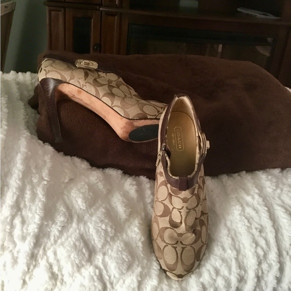 Coach stilettos - Picture 6 of 6